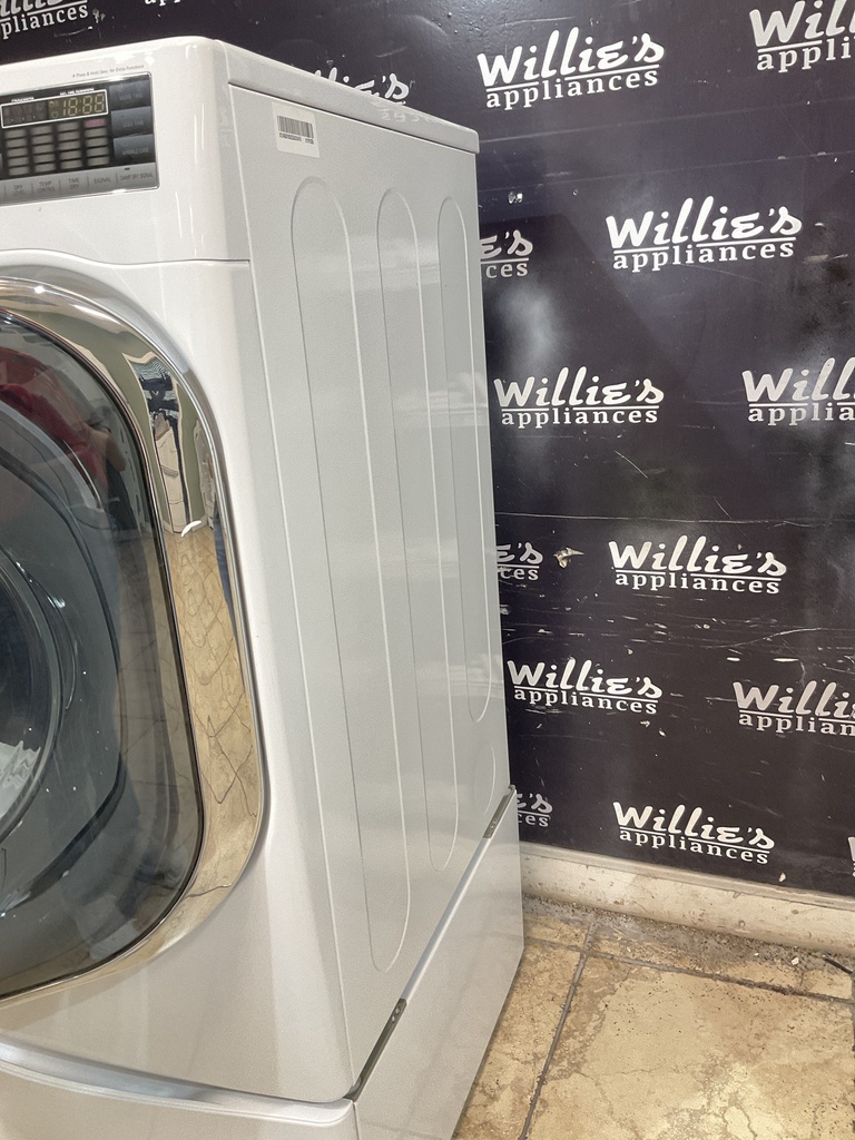 Lg Used Electric Dryer 220volts (30 AMP) 29inches {3 prong} (white) 