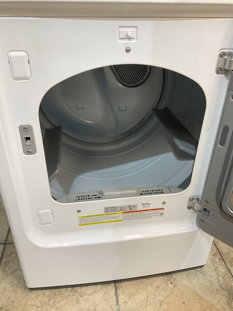 Samsung Used Electric Dryer 220volts (30 AMP) 27inches {3 prong} (White) 