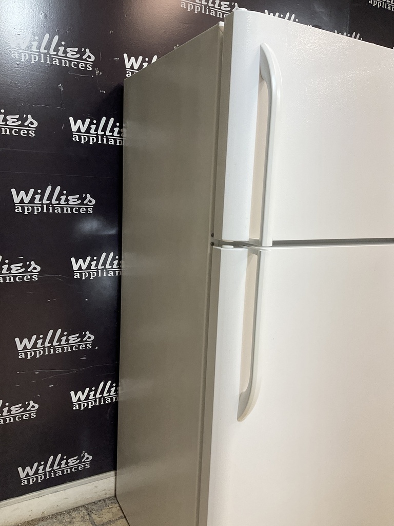 Frigidaire Used Refrigerator Top and Bottom 30x66 (White)