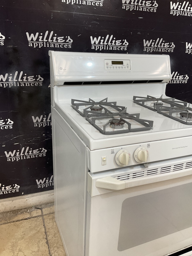 Ge Used Natural Gas Stove 30inches (white) 