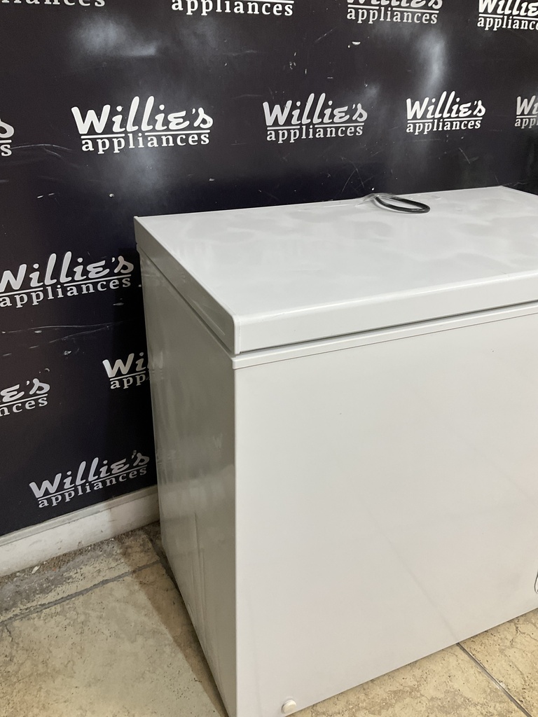 Frigidaire Used Freezer Chest 35x23 1/2 (White)