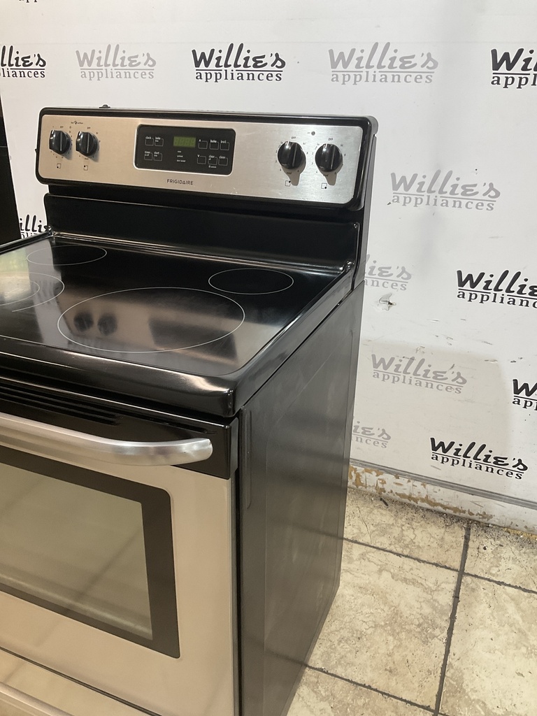 Frigidaire Used Electric Stove 220volts (40/50 AMP) 30inches {no cord} (Stainless steel) 