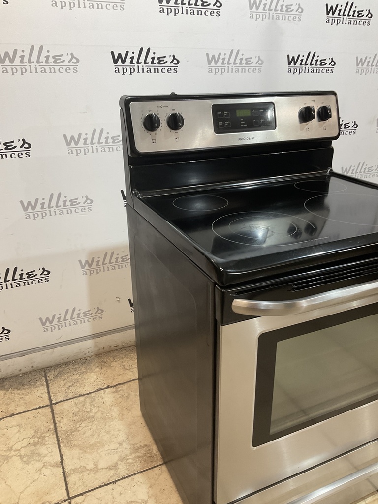 Frigidaire Used Electric Stove 220volts (40/50 AMP) 30inches {no cord} (Stainless steel) 
