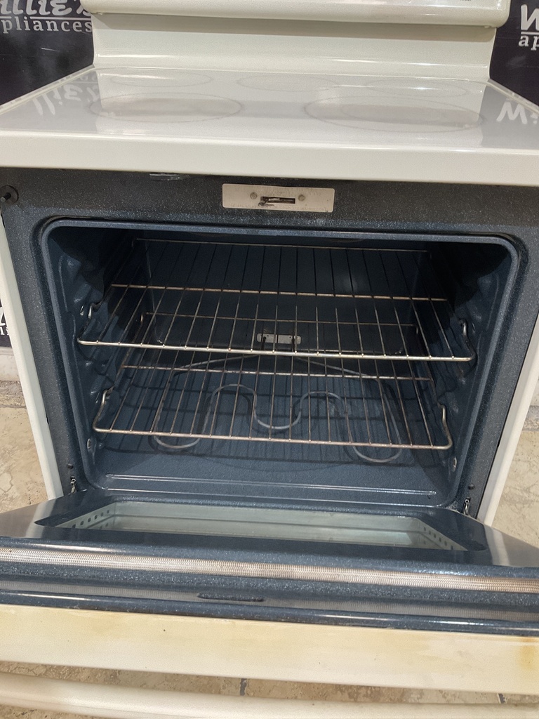 Ge Used Electric Stove 220volts (40/50 AMP) 30inches {no cord} (Bisque) 