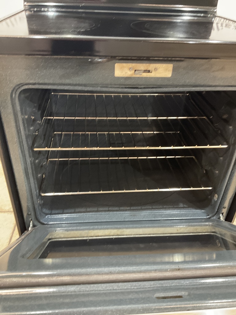 Ge Used Electric Stove 20volts (40/50 AMP) 30inches {no cord} (stainless steel)