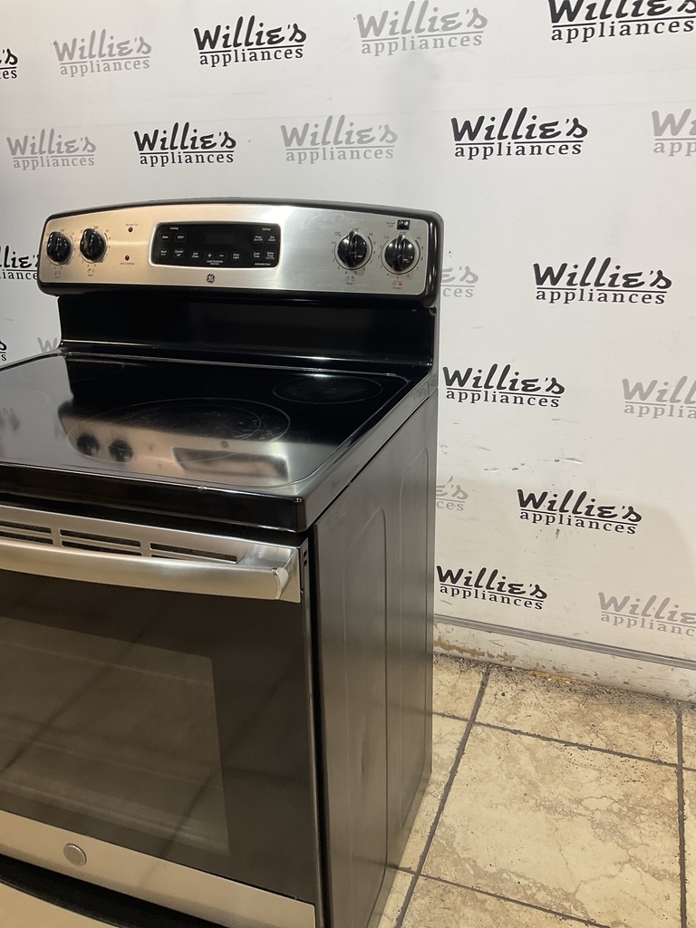 Ge Used Electric Stove 20volts (40/50 AMP) 30inches {no cord} (stainless steel)
