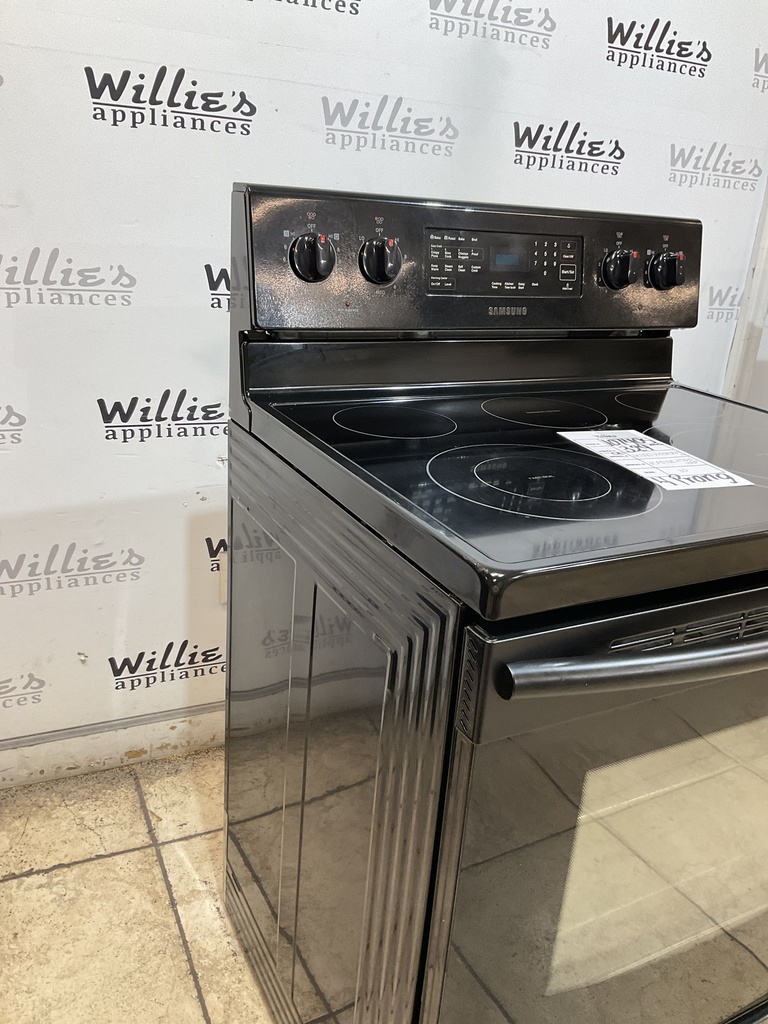Samsung Electric Stove 220volts (40/50 AMP) 30inches {4 prong} (Black)