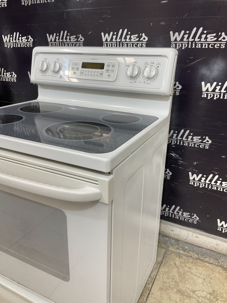 Ge Electric Stove 220volts (40/50 AMP) 30inches {no cord} (White) 