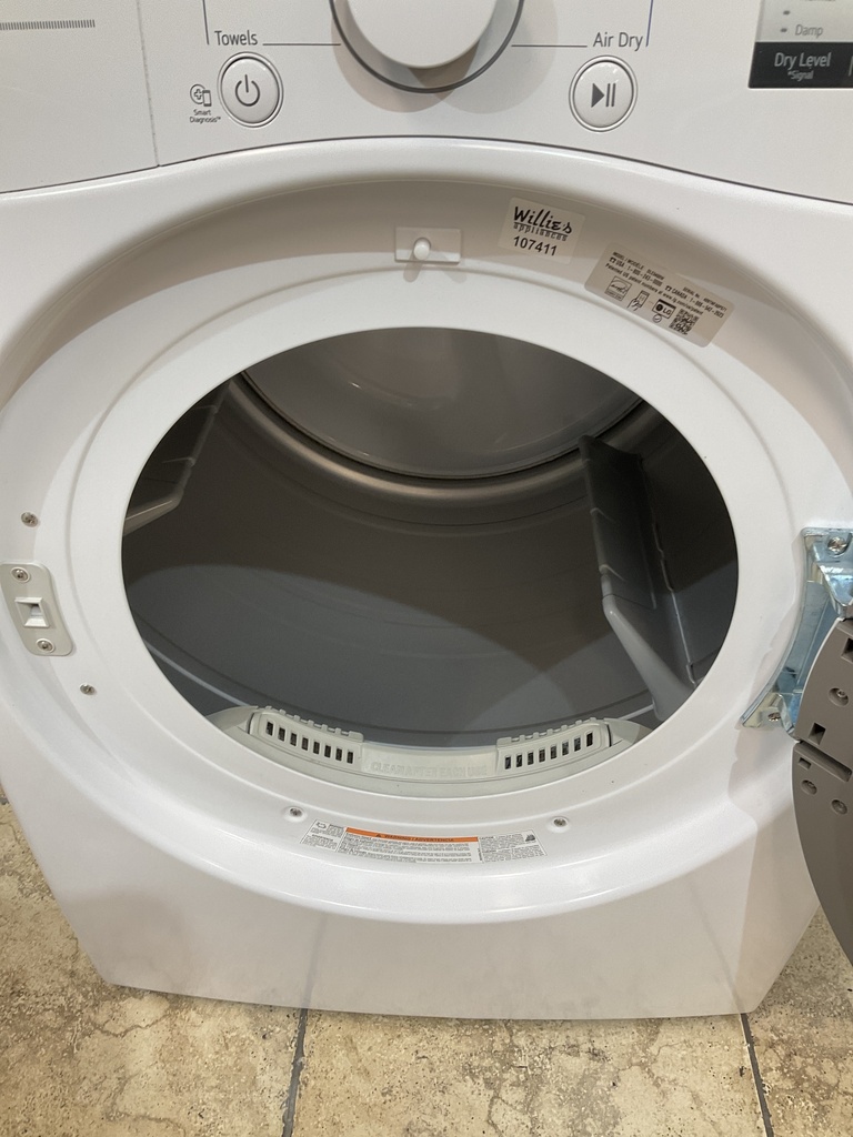 Lg Electric Dryer 220volts (30 AMP) 30inches {4 prong} (White)