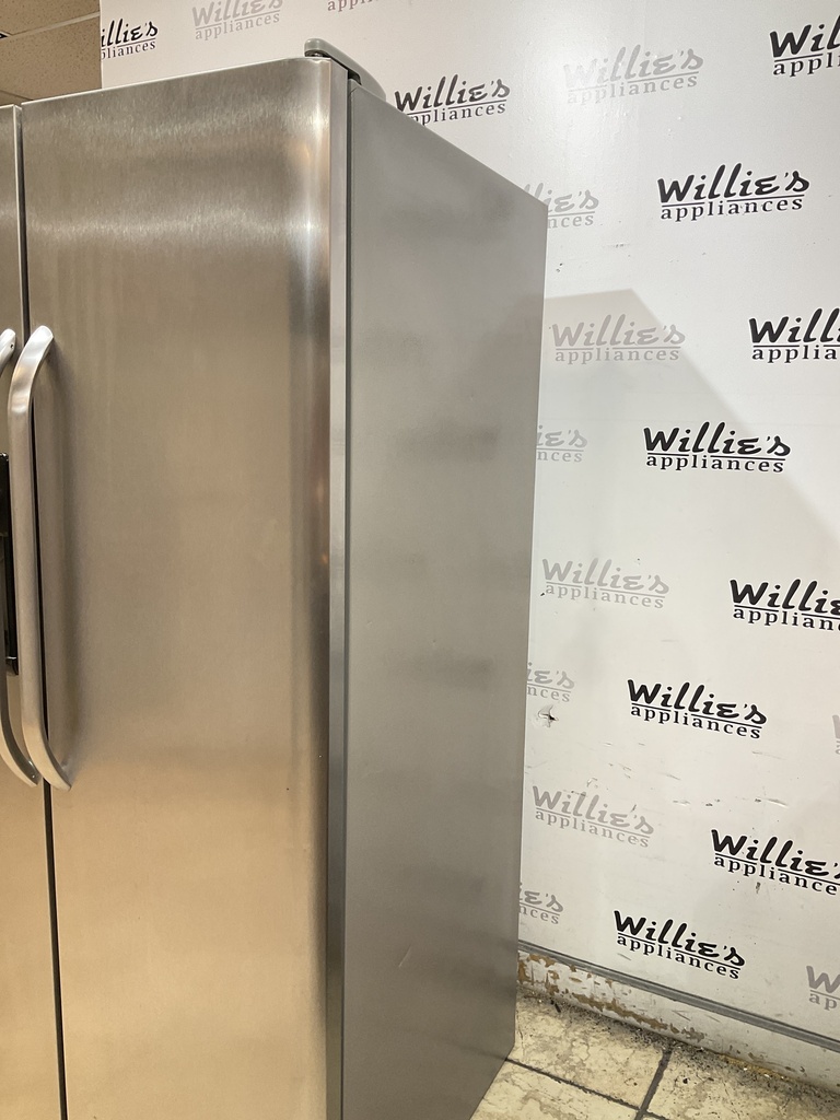 Frigidaire Refrigerator Side by Side 34x69 (stainless steel) 