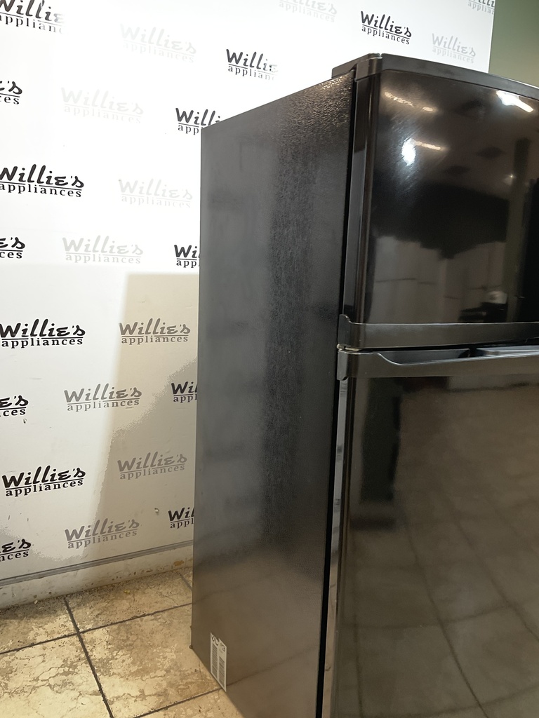 Whirlpool Refrigerator Top and Bottom 33 1/2” x 66 1/2” (black) 