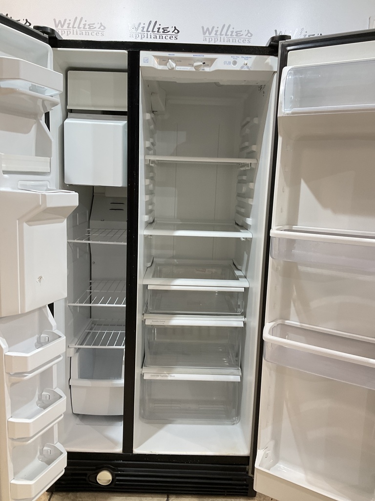 Whirlpool Refrigerator Side by Side 33 1/2” x 66 1/2” (Stainless steel) 
