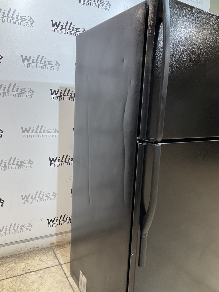 Whirlpool Refrigerator Top and Bottom 33x66 (Black)