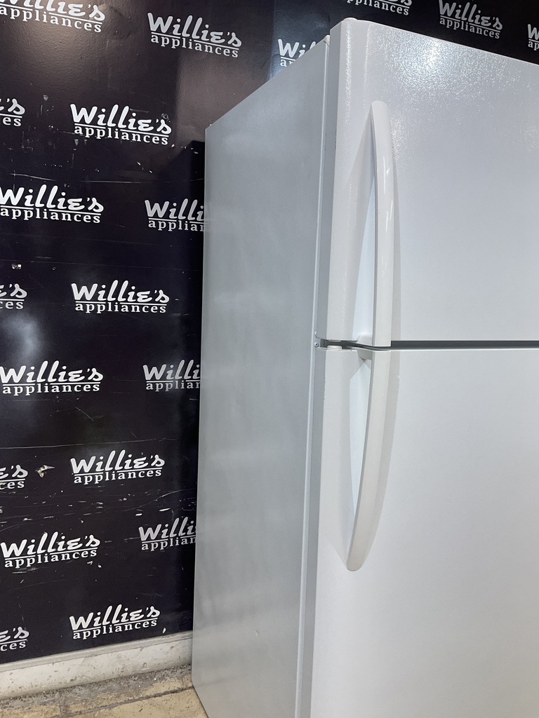 Frigidaire Refrigerator Top and Bottom 30x69 (White) 