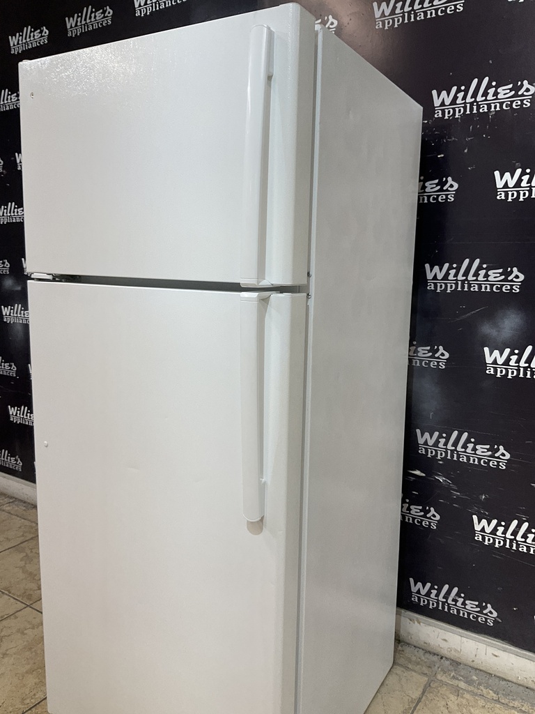 Ge Refrigerator Top and Bottom 28x67 (White) 