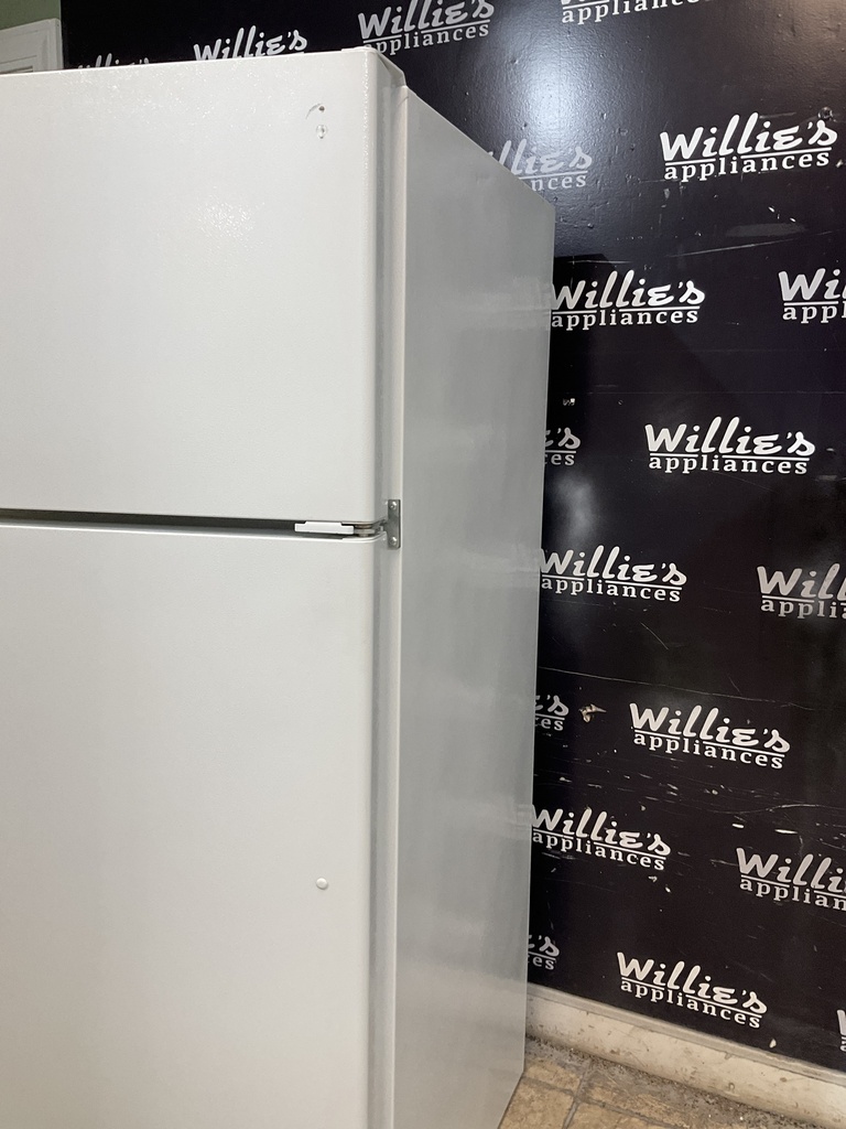 Ge Refrigerator Top and Bottom 28x64 (white) 