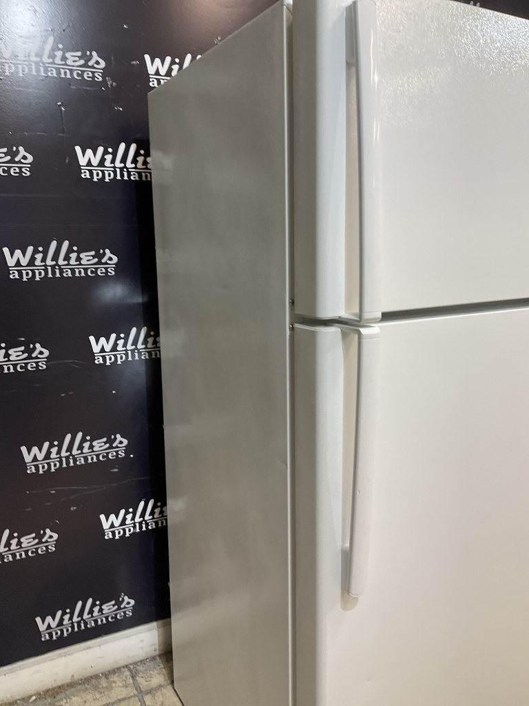 Ge Refrigerator Top and Bottom 28x64 (white) 