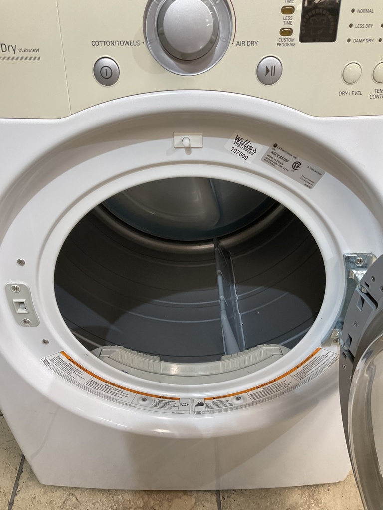 Lg Electric Dryer 220volts (30 AMP) 27inches {4 prong} (White)