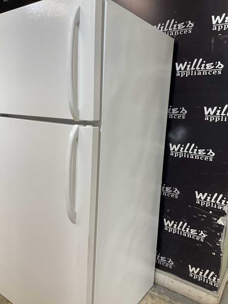 Frigidaire Refrigerator Top and Bottom 30x66 (white) 