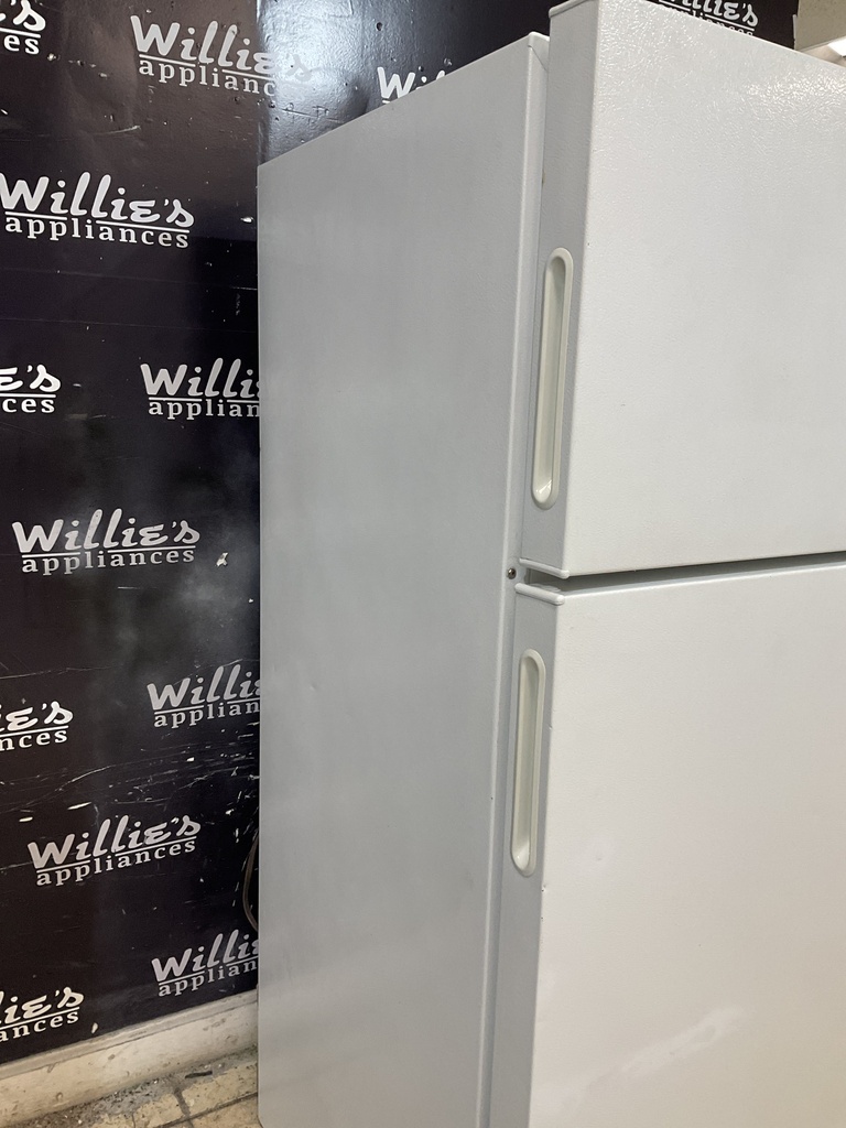 Hotpoint Refrigerator Top and Bottom 28x61 1/2” (White) 