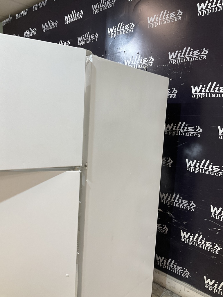Hotpoint Refrigerator Top and Bottom 28x61 1/2” (White)