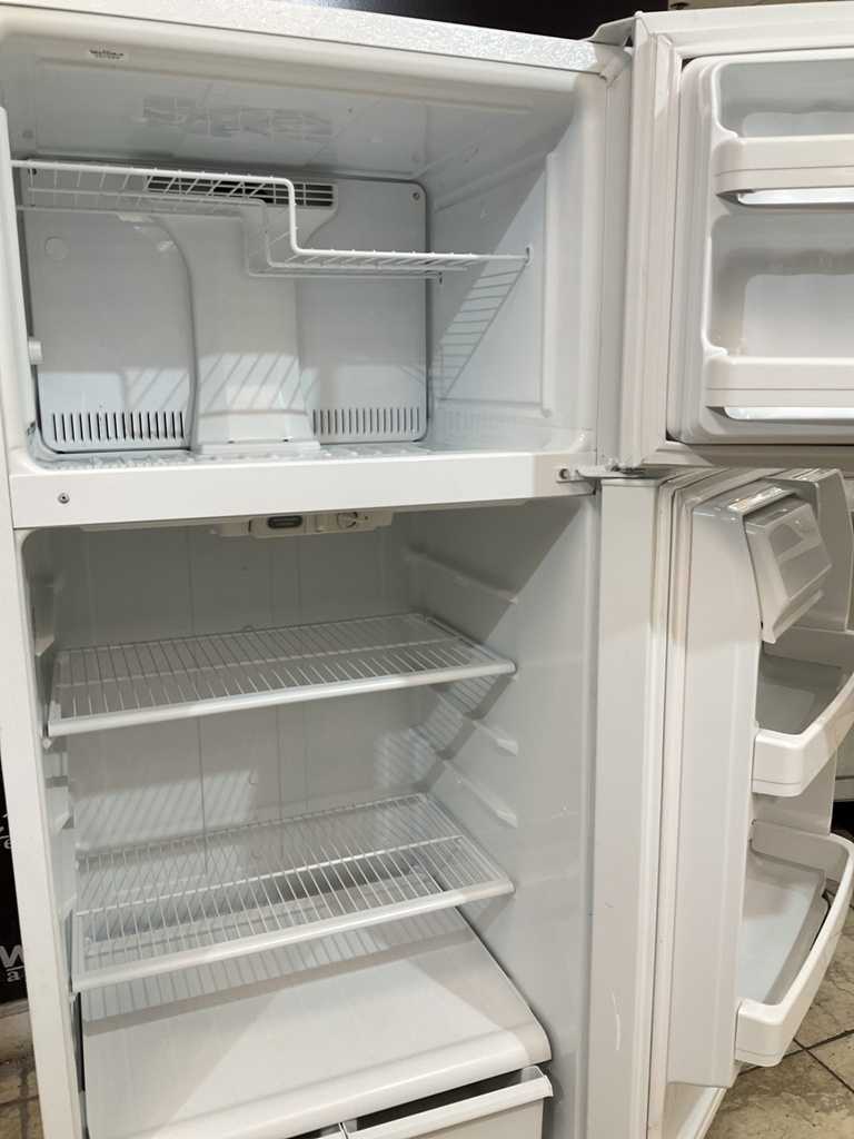 Hotpoint Refrigerator Top and Bottom 28x64 1/2” (White)