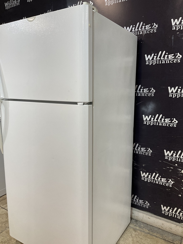 Frigidaire Refrigerator Top and Bottom 30x66 1/2” (White)