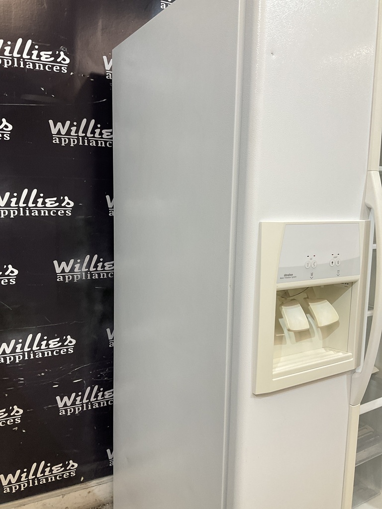 Whirlpool Refrigerator Side by Side 36x69 1/2” (white)