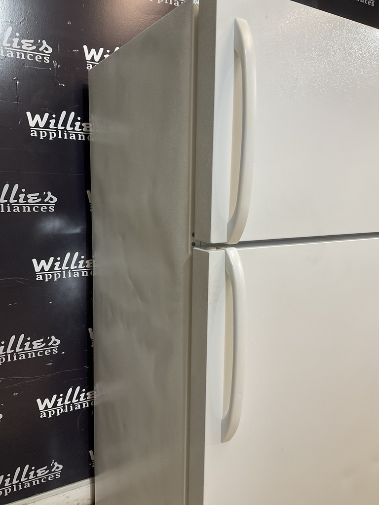 Frigidaire Refrigerator Top and Bottom 30x66 (white) 