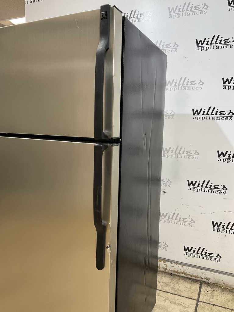 Ge Refrigerator Top and Bottom 28x64 1/2” (Stainless Steel) 