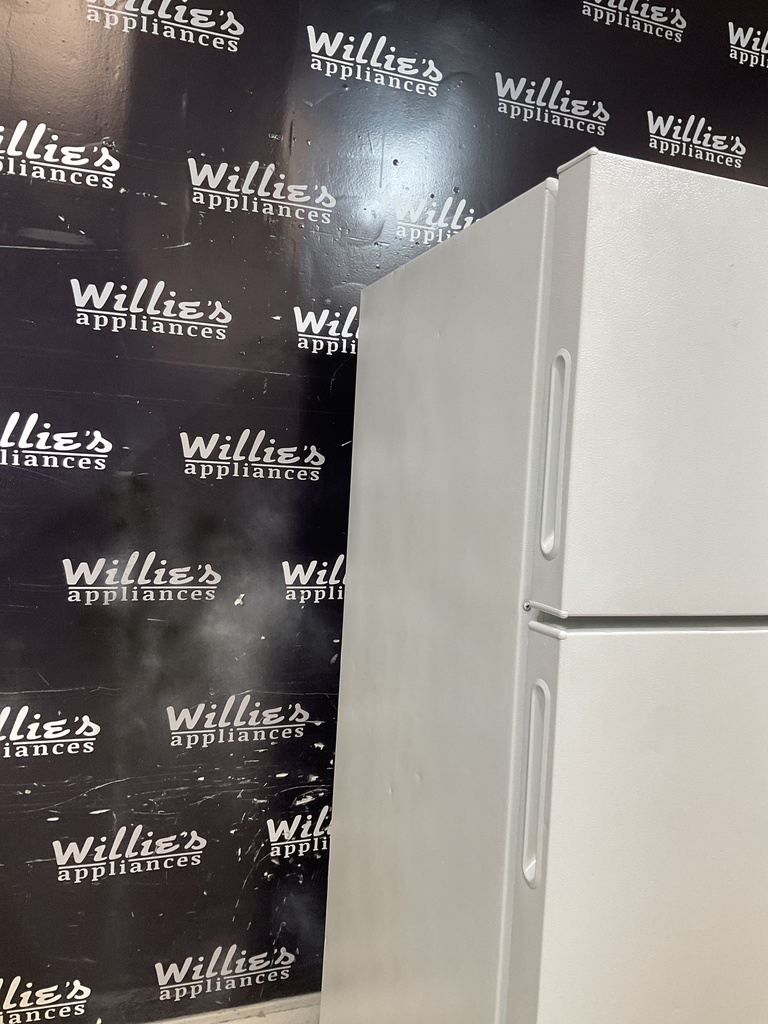 Hotpoint Refrigerator Top and Bottom 28x61 1/2” (White) 