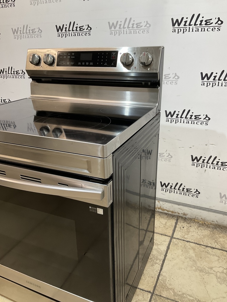 Samsung Electric Stove 220volts (40/50 AMP) 30inches {no cord} (Stainless steel) 