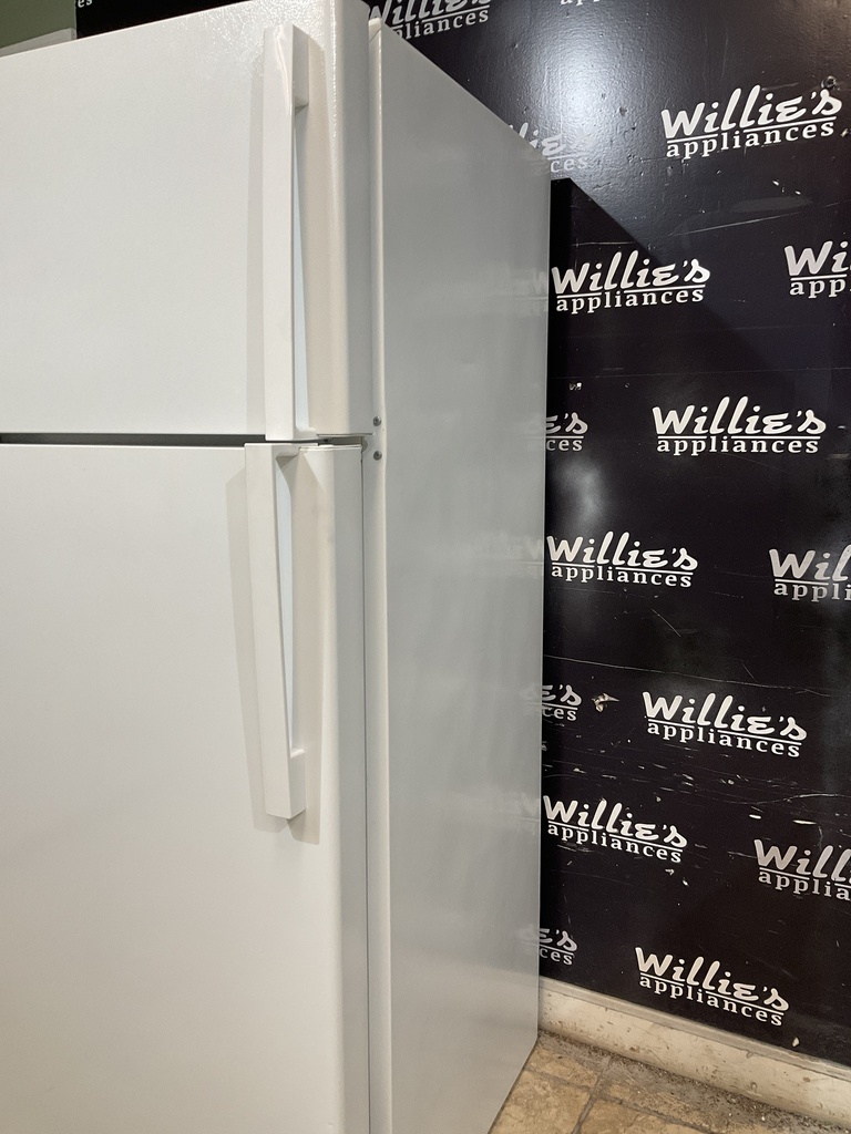 Ge Refrigerator Top and Bottom 28x66 1/2” (white) 