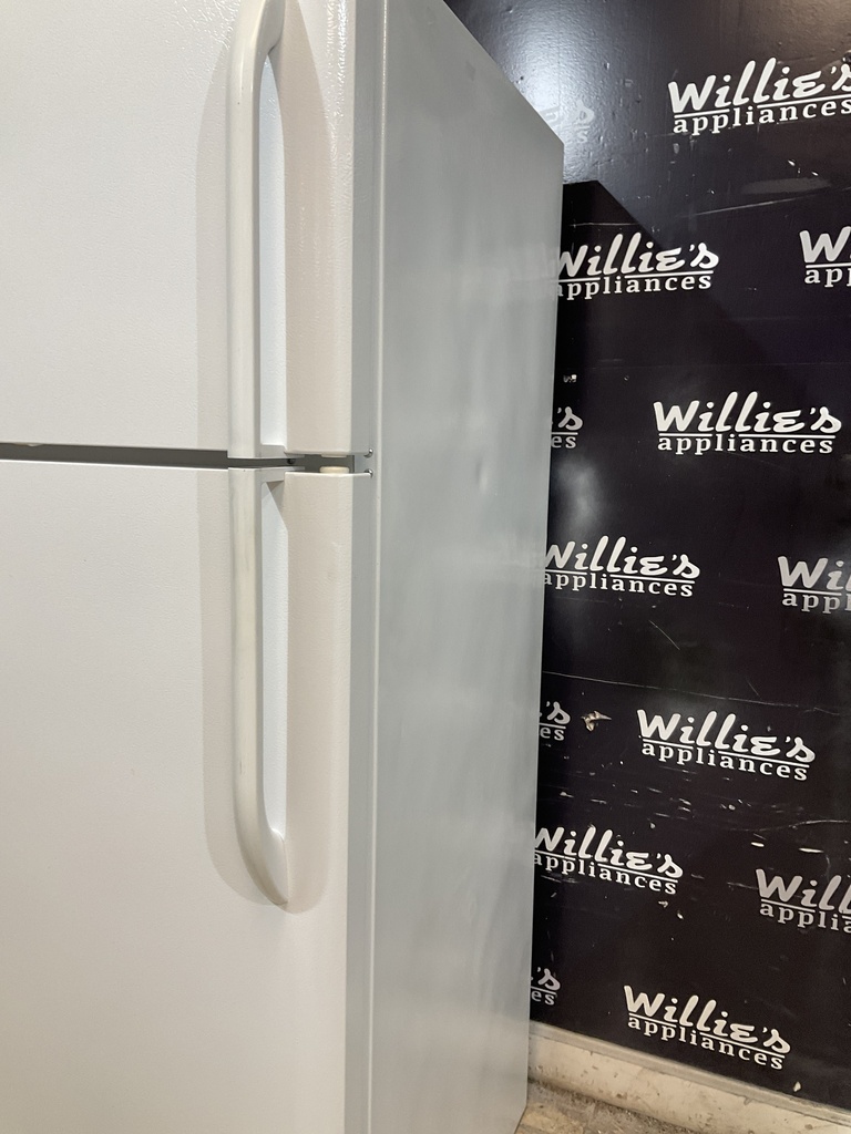 Frigidaire Refrigerator Top and Bottom 30x66 (White) 