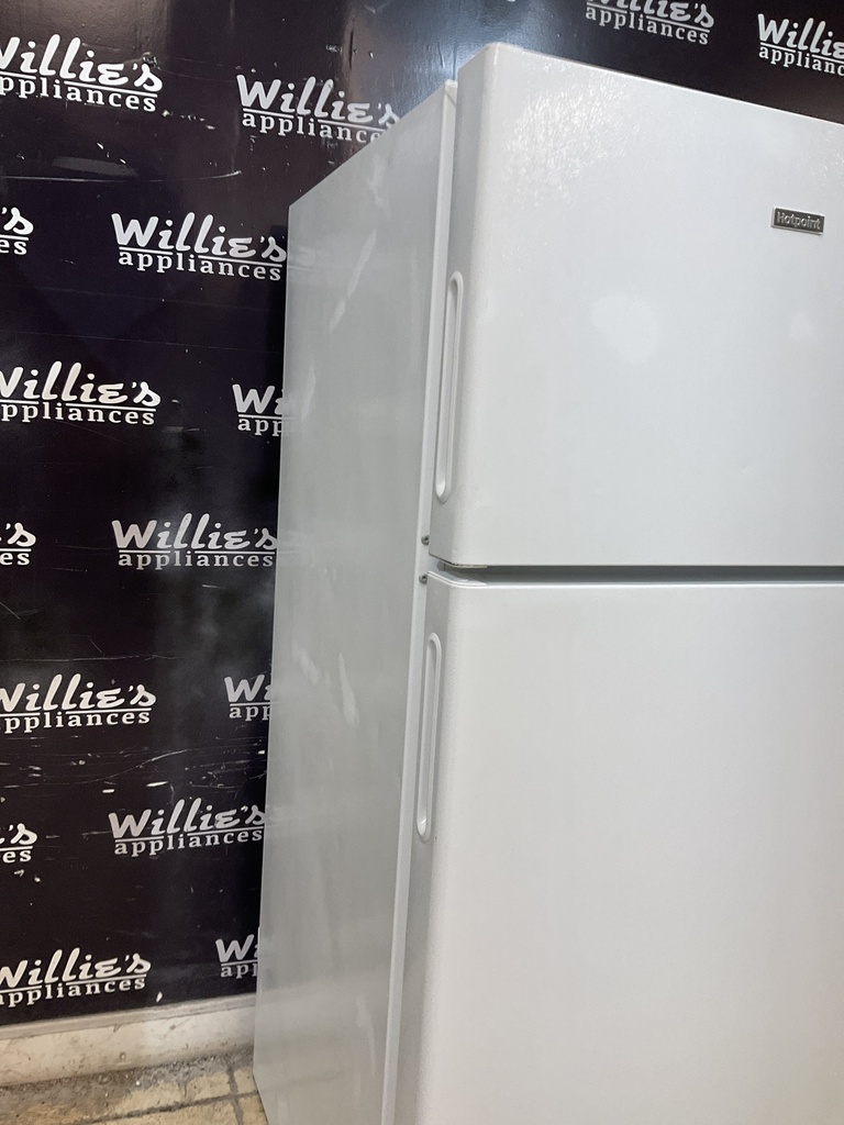Hotpoint Refrigerator Top and Bottom 28x61 1/2” (white) 