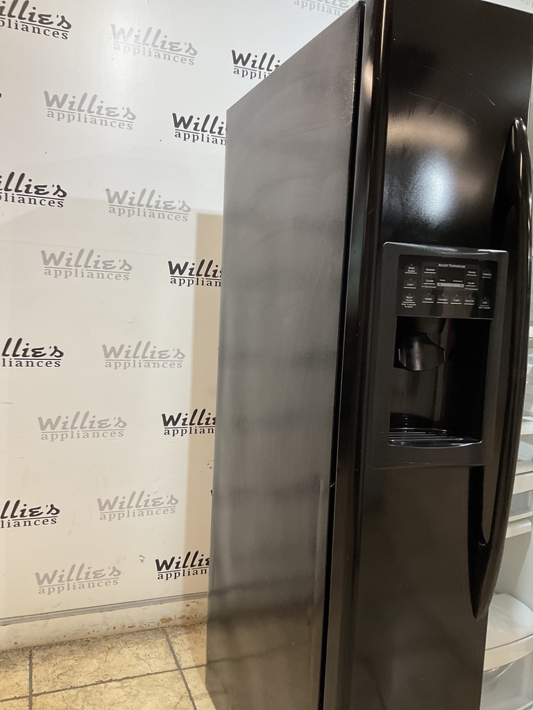 Ge Refrigerator Side by Side 33x69 1/2” (Black) 
