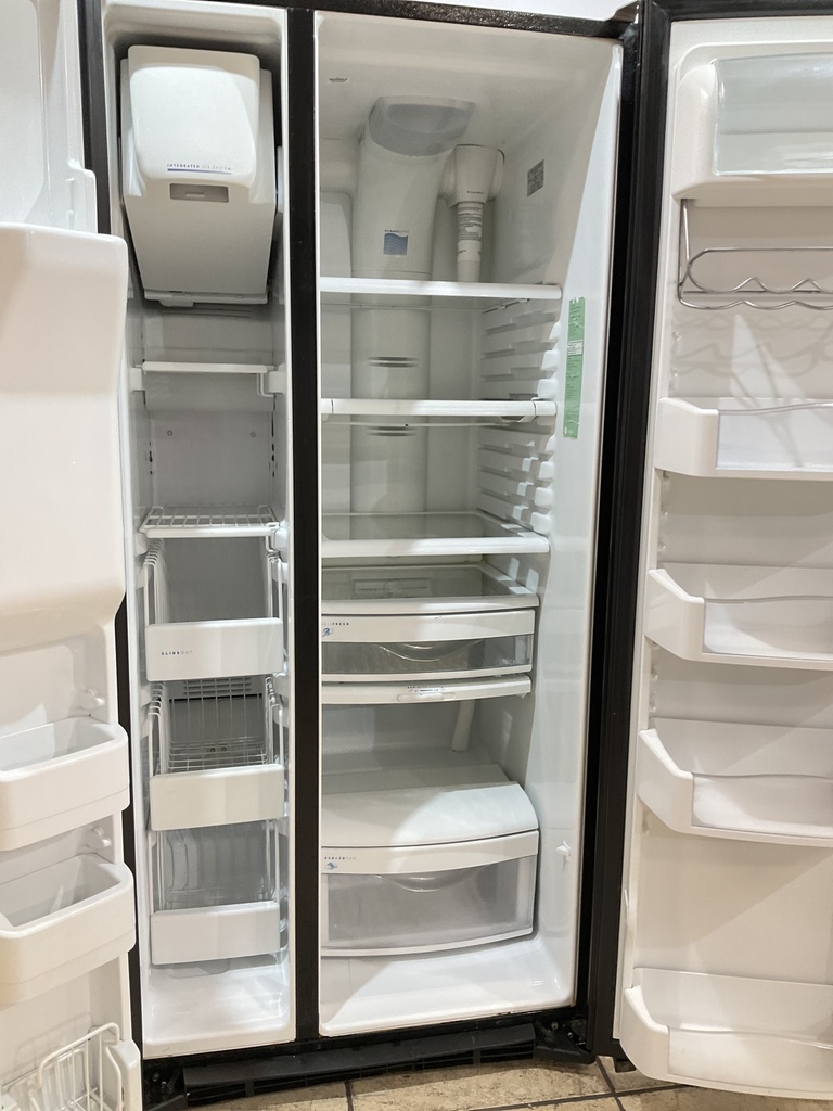 Ge Refrigerator Side by Side 33x69 1/2” (Black) 