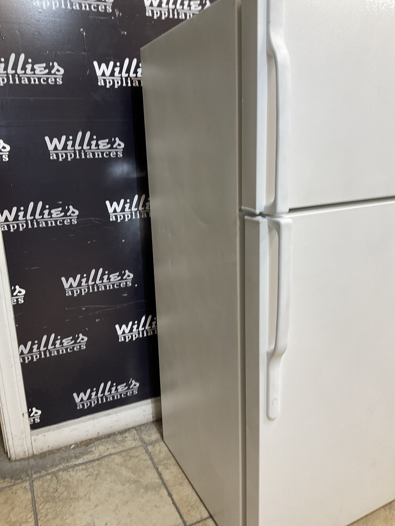 Ge Refrigerator Top and Bottom 28x61 1/2” (White) 