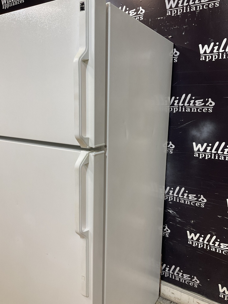 Hotpoint Refrigerator Top and Bottom 28x61 1/2” (White) 