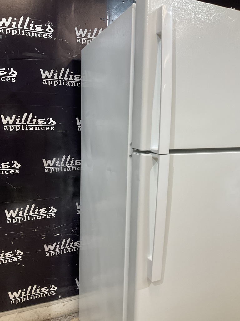 Ge Refrigerator Top and Bottom 28x64 1/2” (White)