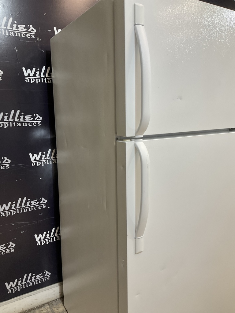 Frigidaire Refrigerator Top and Bottom 30x66 (White) 