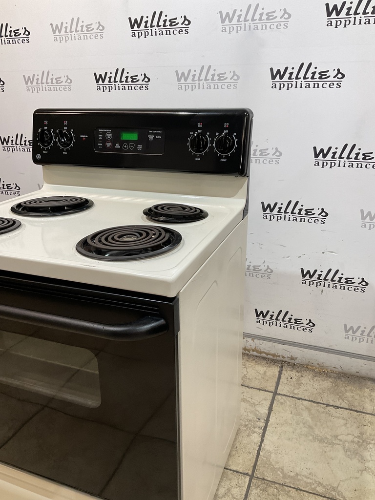 Ge Electric Stove 220volts (40/50 AMP) 30inches {no cord} (Bisque/Black) 