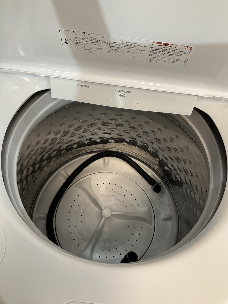 Whirlpool Electric Set Washer/Dryer 220volts (30 AMP) 27/29 inches {3 prong} (White)