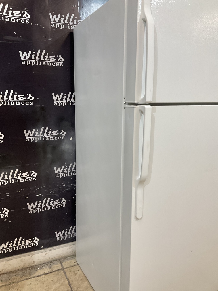 Ge Refrigerator Top and Bottom 28x67 (White) 