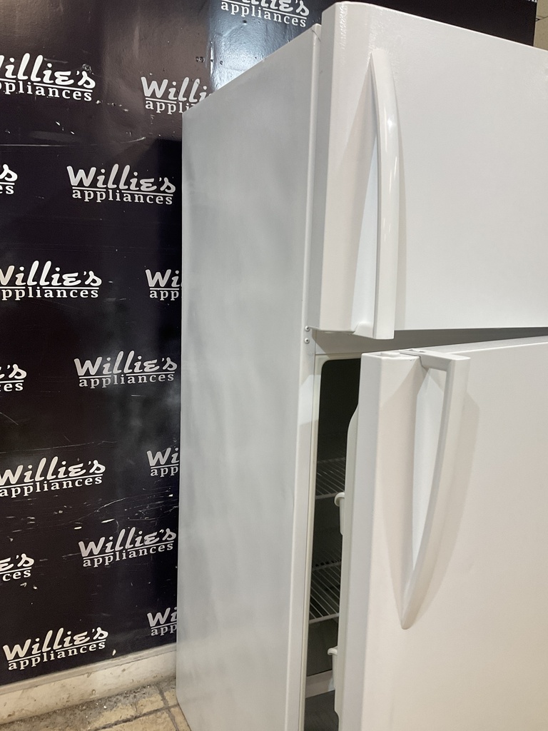 Frigidaire Refrigerator Top and Bottom 30x66 (white)