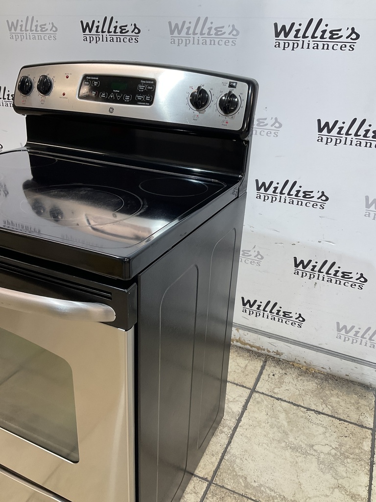 Ge Electric Stove 220volts (40/50 AMP) 30inches {no cord} (Stainless steel) 