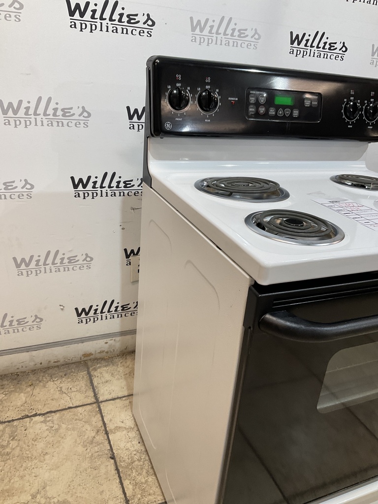 Ge Electric Stove 220volts (40/50 AMP) 30inches {no cord} (white/Black) 