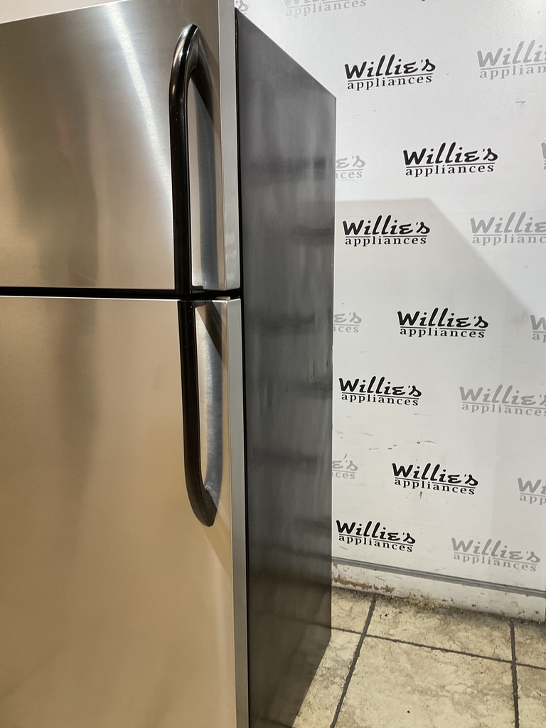 Frigidaire Refrigerator Top and Bottom 28 1/“ x 65” (stainless steel)