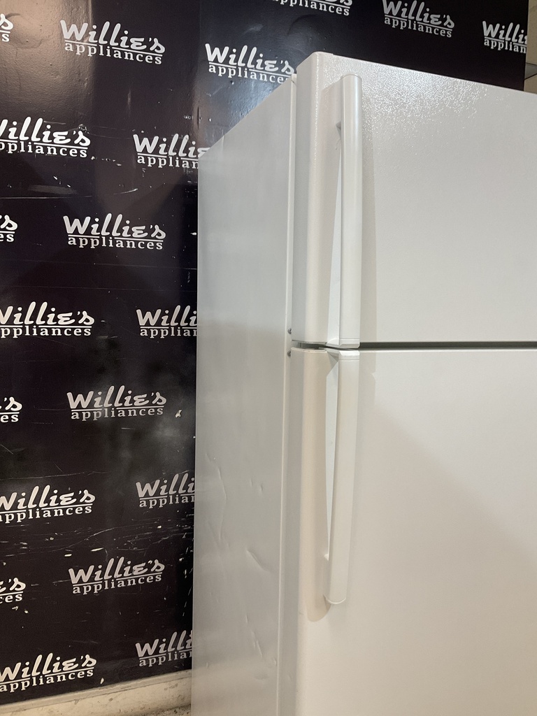 Ge Refrigerator Top and Bottom 28x67 (white) 