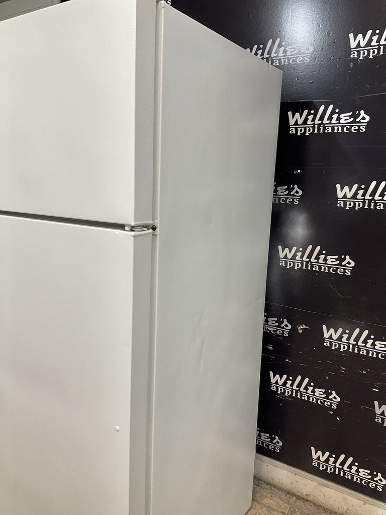Ge Refrigerator Top and Bottom 28x64 1/2” (White)